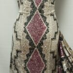 4 2 פייט שורות מודפס על רשת לייקרה גיאומטרי