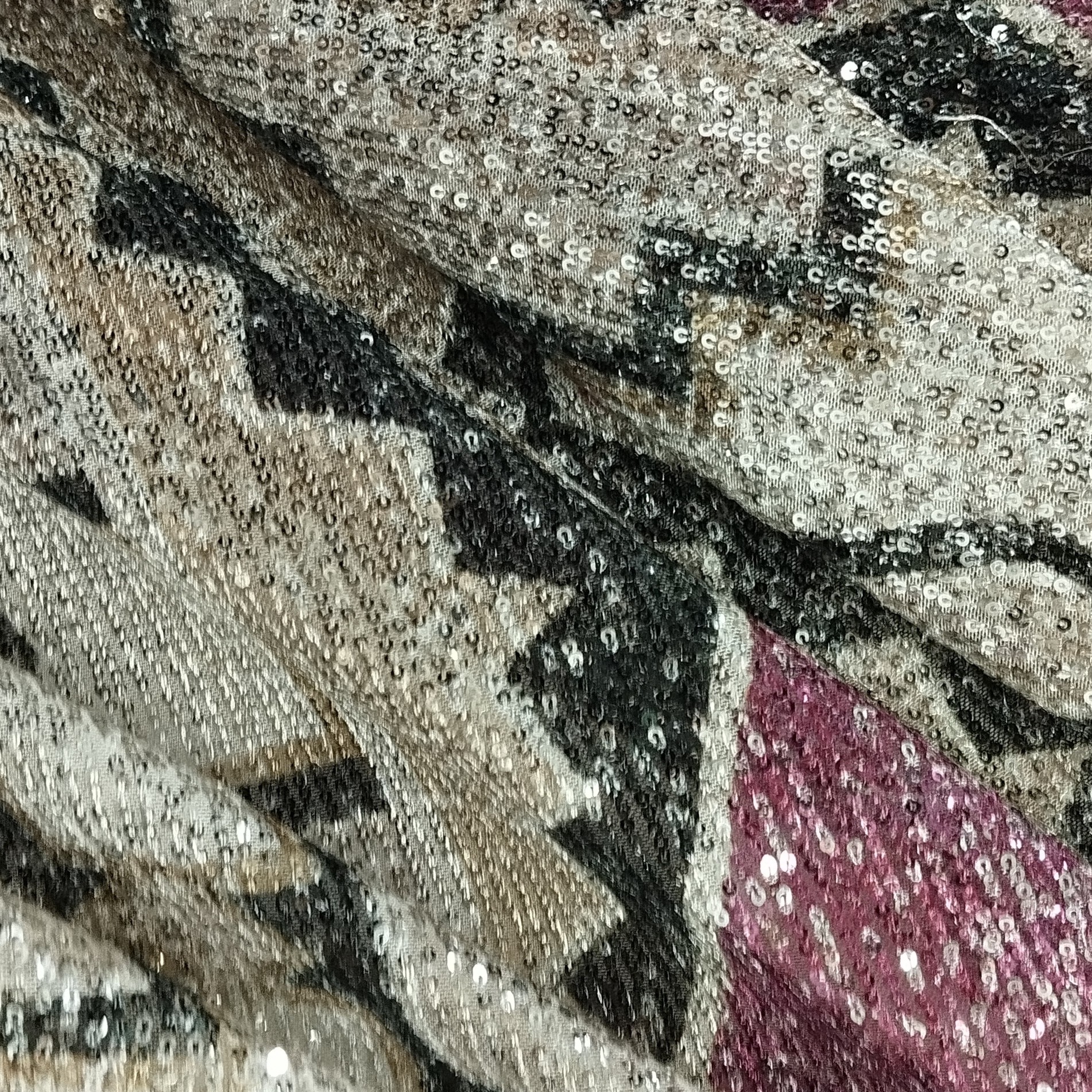 4 3 פייט שורות מודפס על רשת לייקרה גיאומטרי